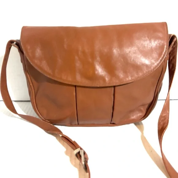 Chic Brown Leather Crossbody Bag - Picture 3 of 8